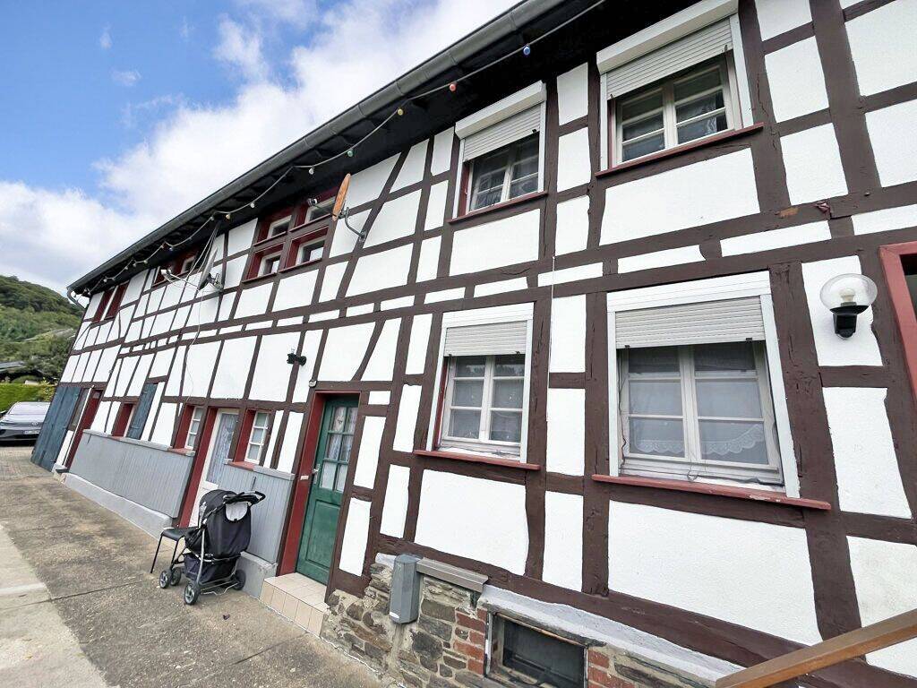 Thumbnail-Denkmalgeschütztes Drei-Parteienhaus in Simmerath-Woffelsbach