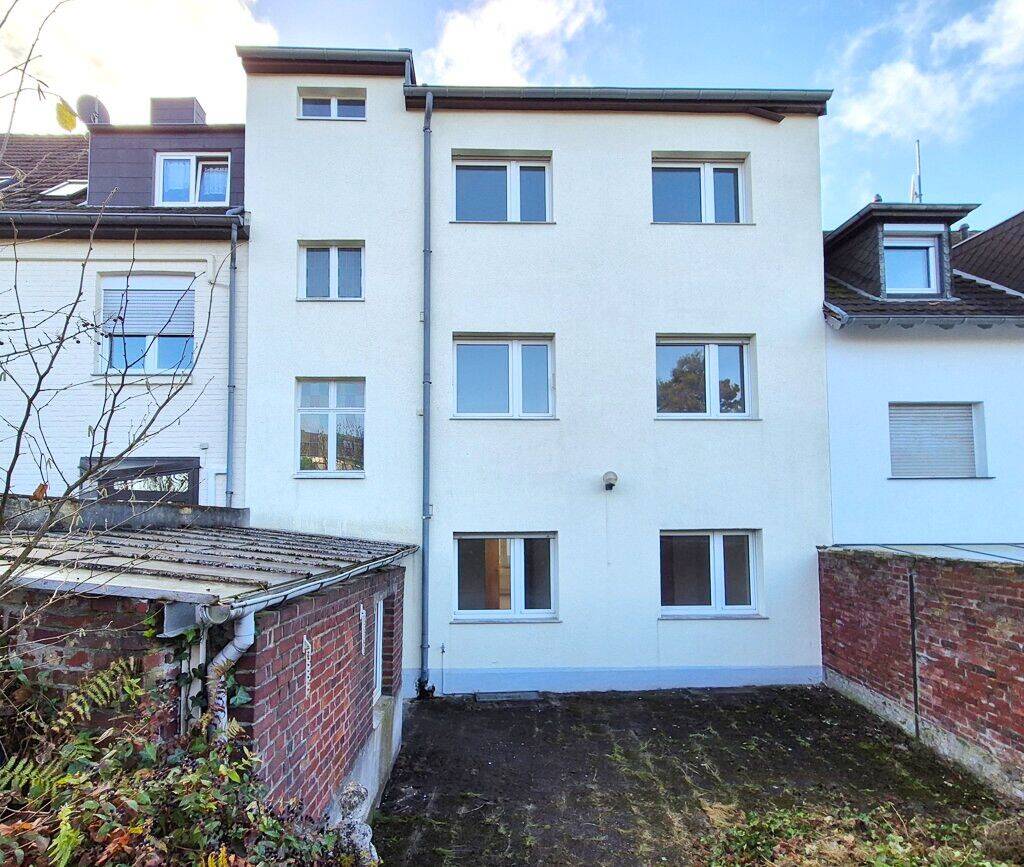 Thumbnail-Bezugsfreies 3-Familienhaus, geeignet als Mehrgenerationenwohnen in zentraler Würselener-Wohnlage