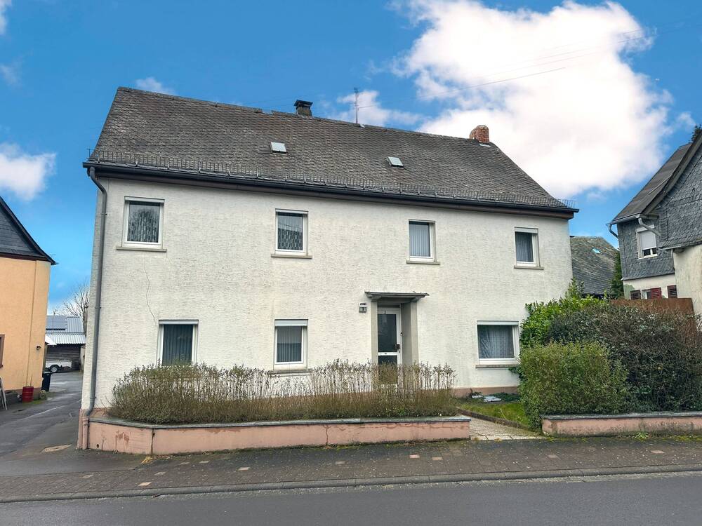 Thumbnail-Sanierungsbedürftiges Einfamilienhaus mit großem Grundstück und Nebengebäuden