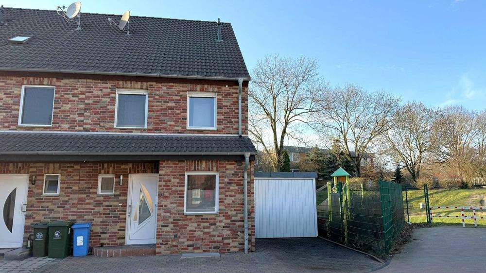 Thumbnail-Einziehen und wohlfühlen: Modernes Reihenendhaus mit Garten und Garage in Oberhausen-Osterfeld!