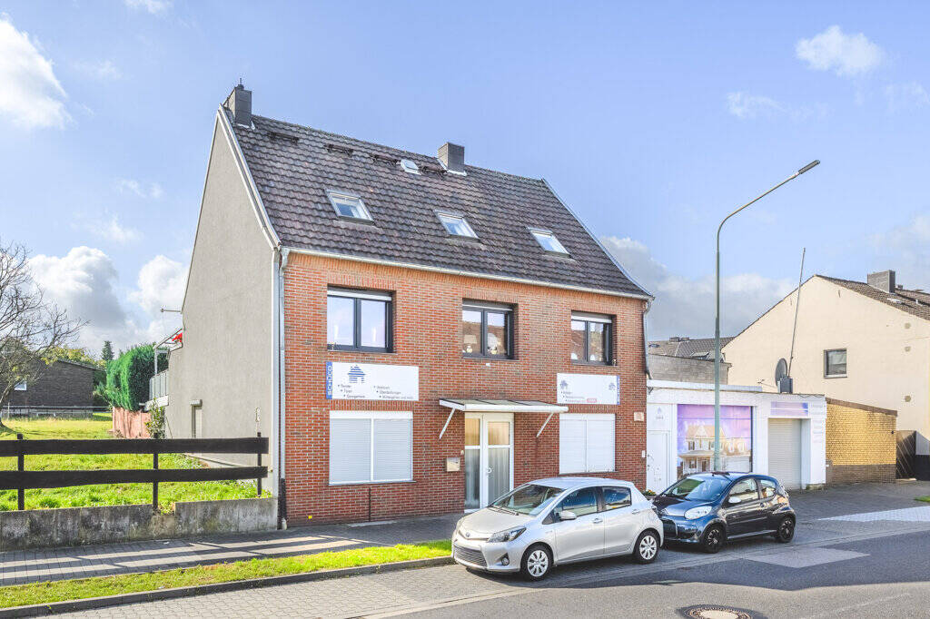 Thumbnail-Großes, freistehendes Einfamilienhaus mit Einliegerwohnung und Garage in Siersdorf