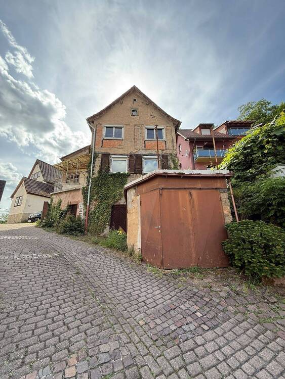 Thumbnail-Charmante Doppelhaushälfte in Neckarsteinach - Ihre Renovierungschance!