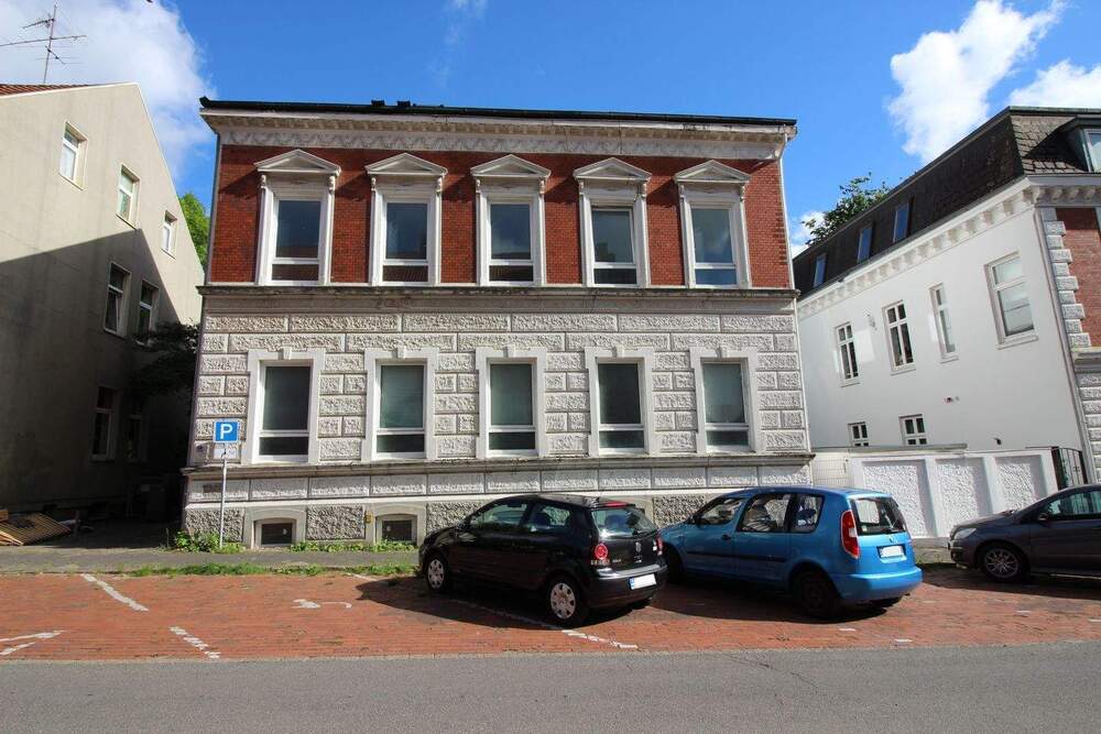 Thumbnail-Top-Lage: Sanierungsobjekt – Mehrfamilienhaus mit 6 Wohneinheiten