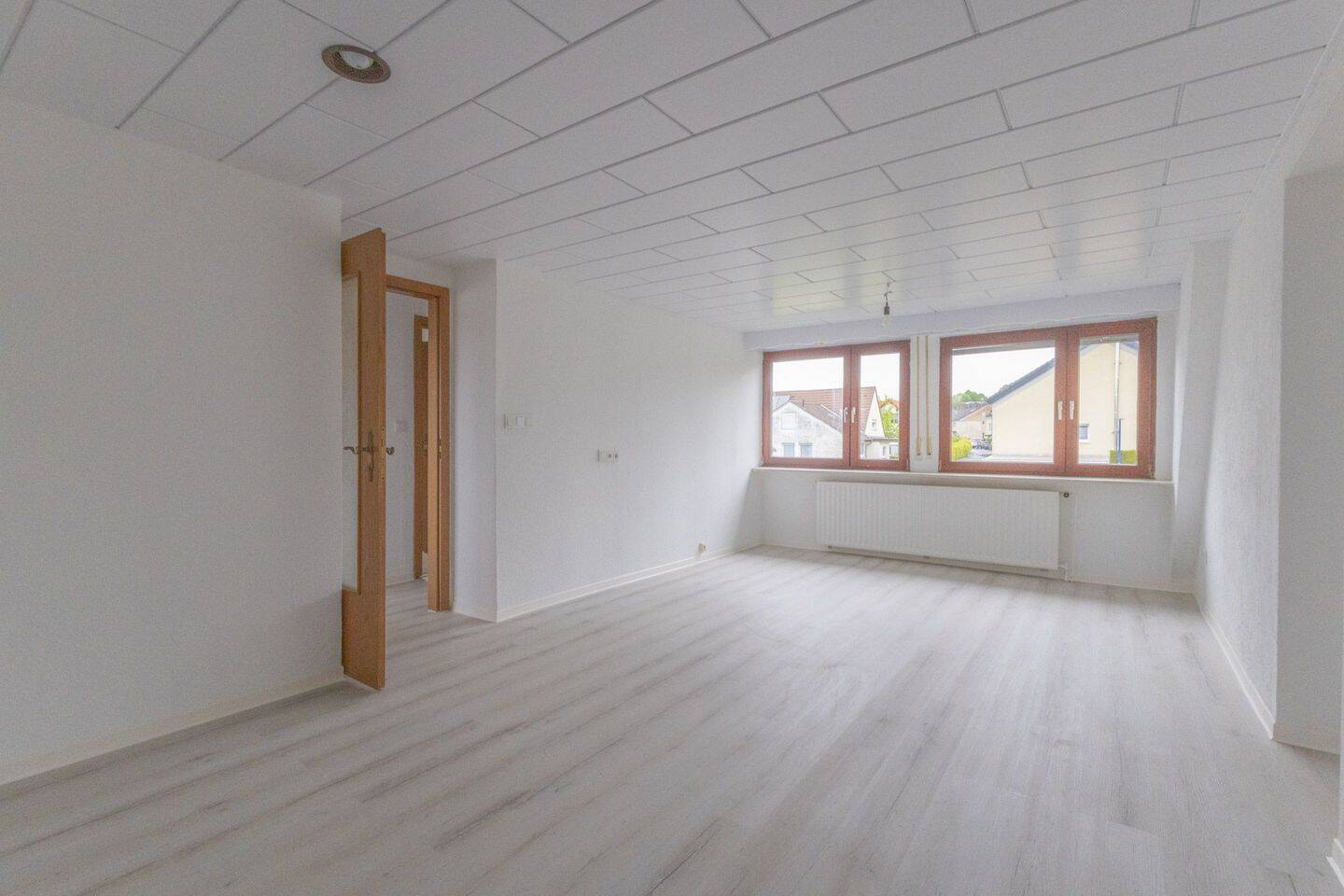 Thumbnail-Menden Lendringsen – Renovierte Wohnung im 1.OG mit Balkon und Gartenanteil