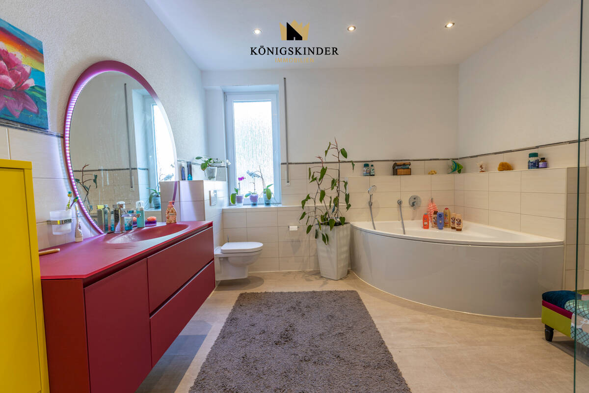 Thumbnail-Top sanierte 3,5-Zimmer Wohnung + 45m² Kellerraum in zentraler Lage von Stgt-Ost