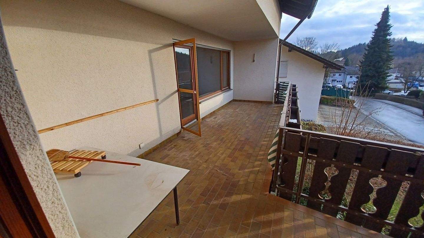 Großer Balkon + Garten