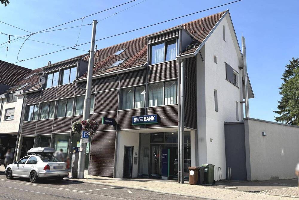 Thumbnail-Gepflegtes Wohn-Geschäftshaus in zentraler Lage in S-Stammheim!