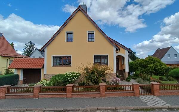 Straßenansicht