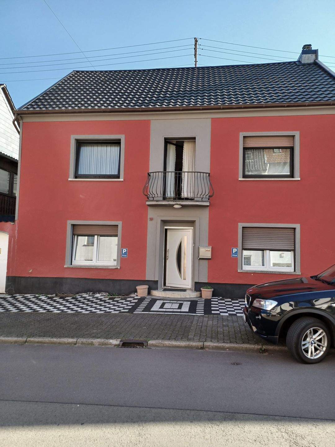 Thumbnail-Geräumiges Familienhaus mit Terrasse und Modernisierung in Völklingen