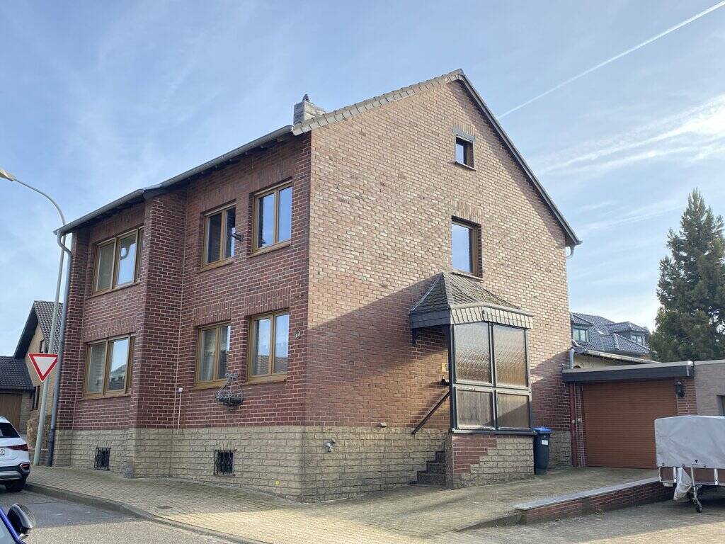 Thumbnail-Freistehendes Mehrgenerationenhaus in begehrter Wohnlage