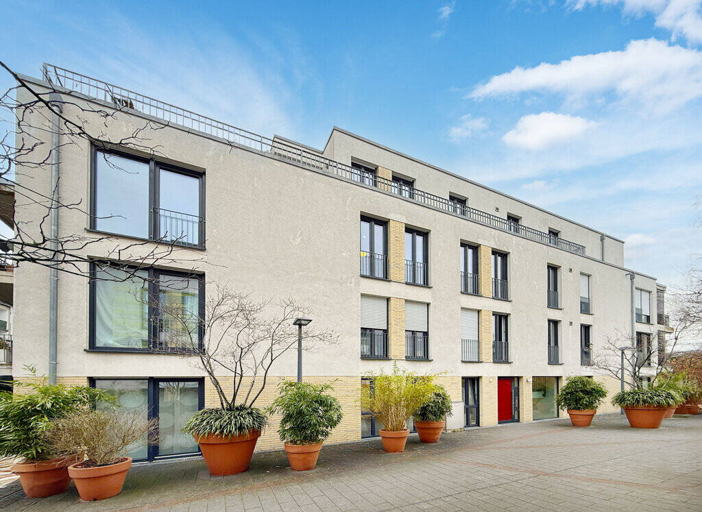 Thumbnail-Vermietete 4-Zimmer-Wohnung mit Balkon und zwei Tiefgaragenstellplätzen