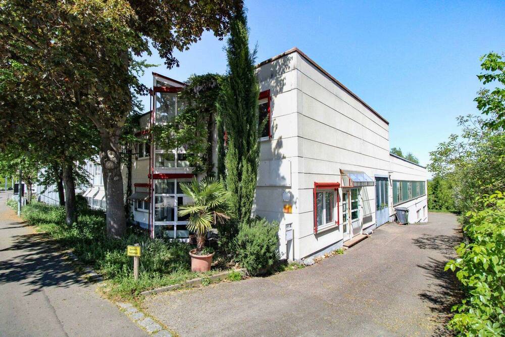 Thumbnail-Wohn- und Geschäftshaus mit Produktionsfläche und großer Wohnung in Stuttgart-Hallschlag