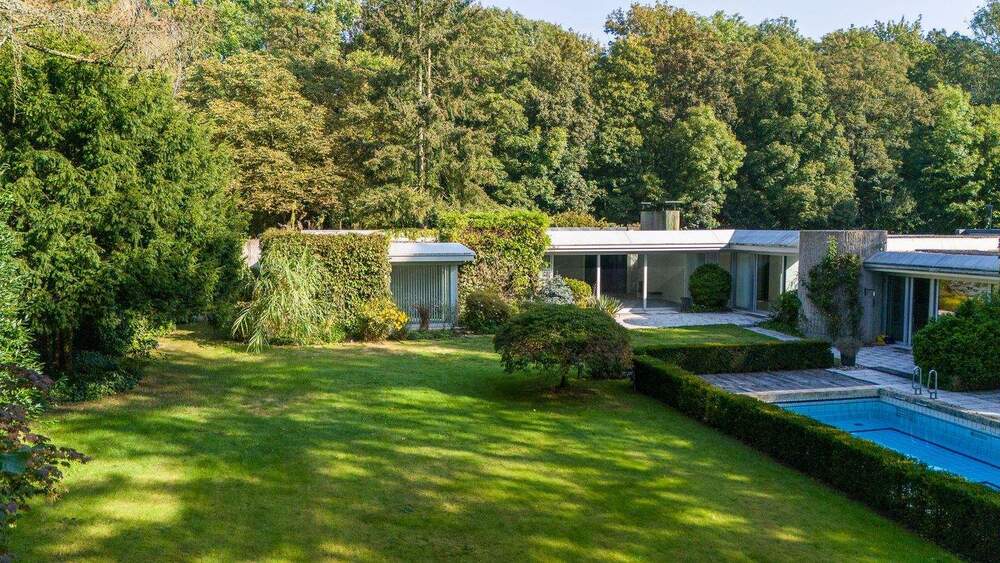 Thumbnail-Sehr gepflegter Bungalow mit Einlieger-Wohnung & Pool auf gut eingewachsenem Grundstück in Hahnwald