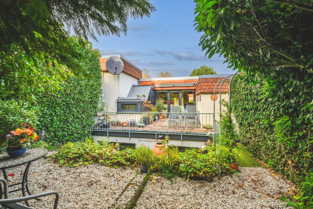Thumbnail-Haus- in Haus Feeling inklusive! Moderne Eigentumswohnung mit kleinem Garten und PKW-Stellplatz