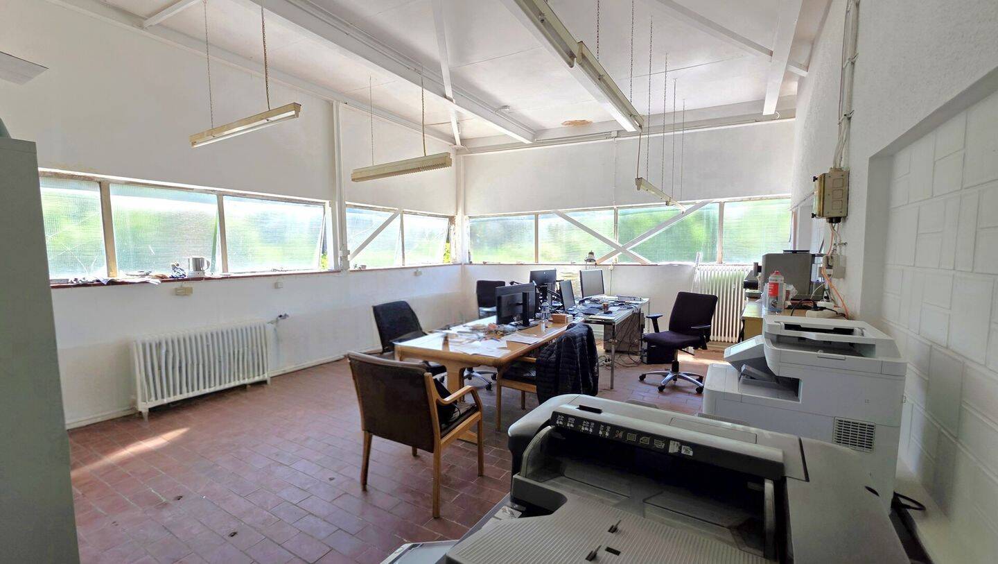 Thumbnail-Kompakte Lagerfläche mit ca. 42 m² in Ahrensburg - ideal für kleine Unternehmen