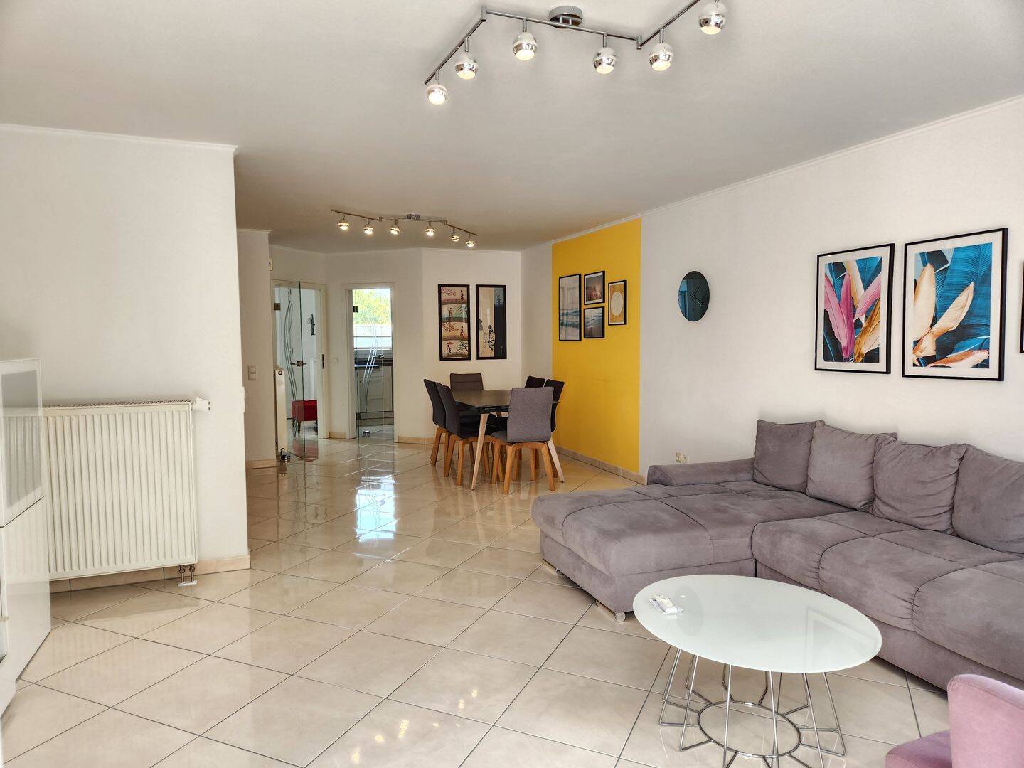 Thumbnail-Bad Vilbel - unweit der ESRM! - Komplett möbliertes RMH in familienfreundlicher, begehrter Lage