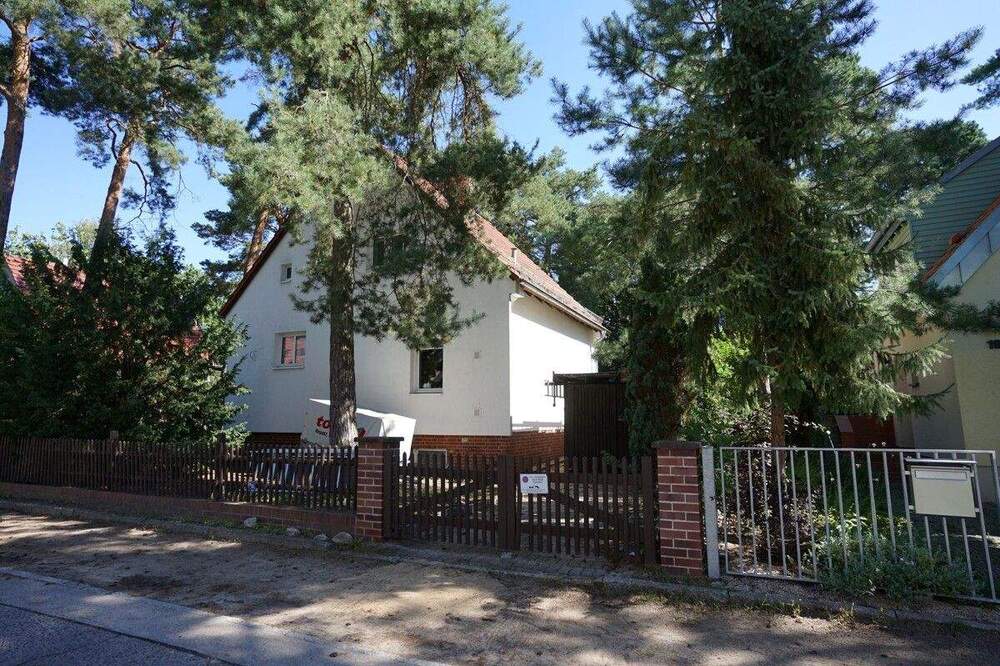 Thumbnail-Hauptstadtmakler-Bezugsfreies Einfamilienhaus mit großem Garten in Top-Lage