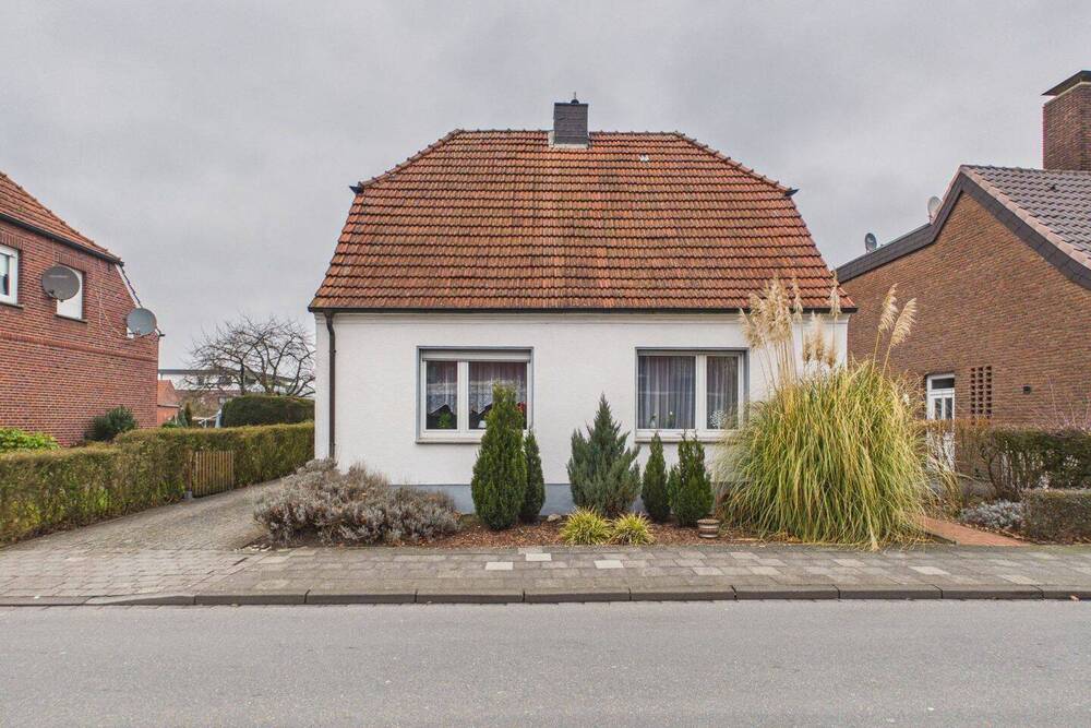 Thumbnail-Klassisches Wohnglück: Vielseitiges Einfamilienhaus mit Charme