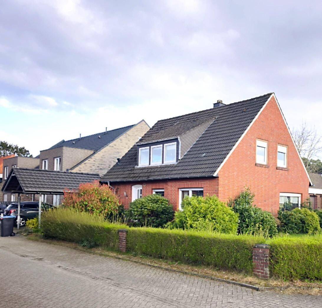 Thumbnail-Solides 1-2 Familienhaus in Heukampstannen: Attraktives Eigentumsgrundstück 430m² mit 2 Wohneinheiten und insgesamt 137m² Wohnfläche.