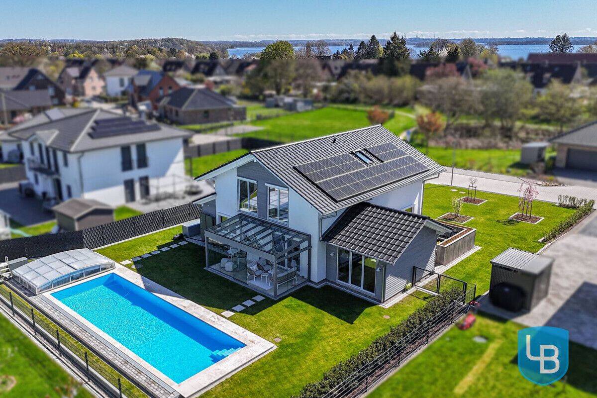 Thumbnail-Neuwertiges Traumhaus mit Pool nahe dem Großen Plöner See