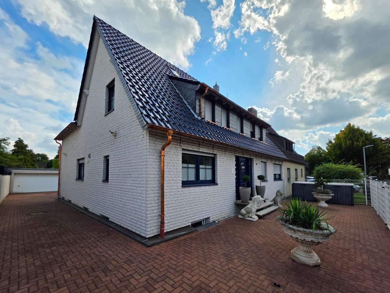 Thumbnail-Großzügig geschnittenes Einfamilienhaus mit vielen Extras in beliebter Lage von Dinslaken-Averbruch