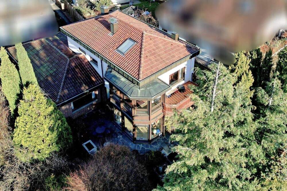 Thumbnail-Freistehendes Einfamilienhaus mit großzügigem Garten