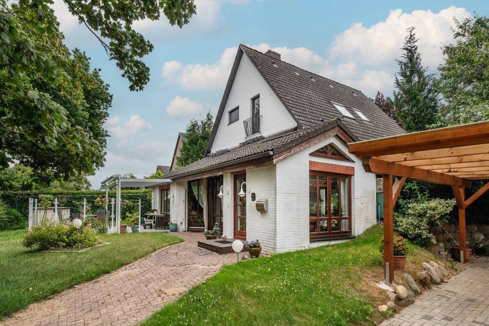 Ansicht mit Wintergarten