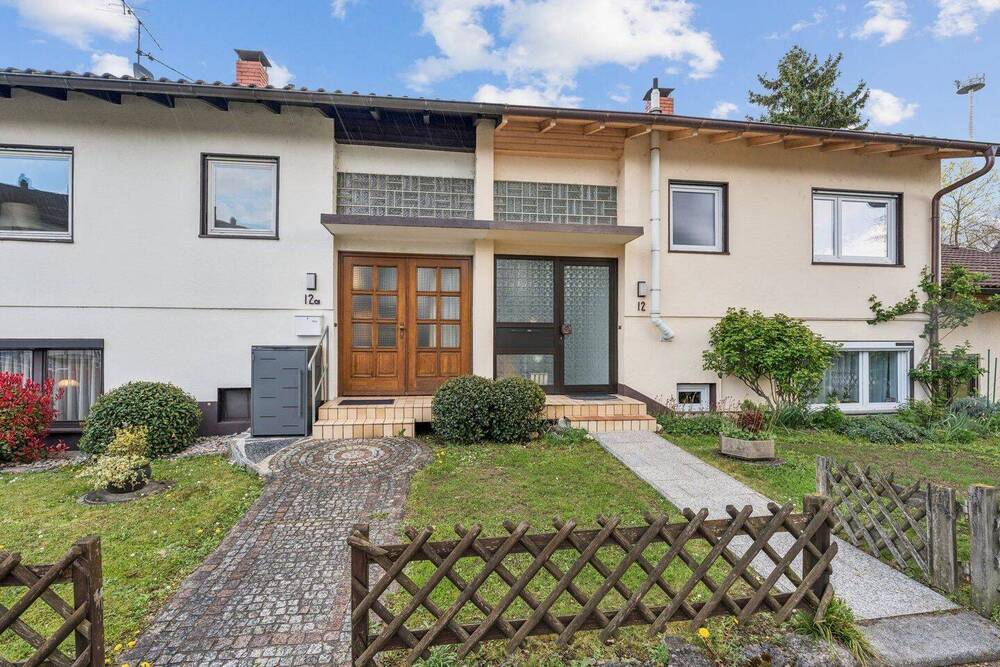Thumbnail-Ein Zuhause mit Charakter - Reihenmittelhaus mit Gartenidylle und Potenzial in Friedlingen