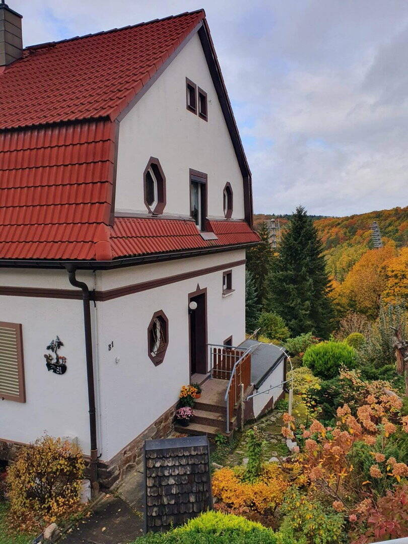 Thumbnail-Doppelhaushälfte in Waldnähe am Stadtrand von Aue