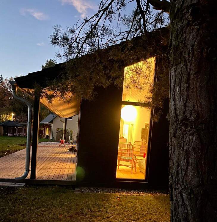 Thumbnail-Neuwertiges Holzhaus im Bungalowstil