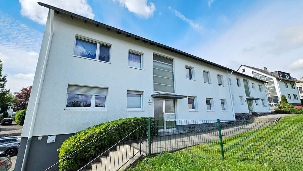 Thumbnail-Ansprechende 2-Zimmer-Eigentumswohnung mit PKW-Stellplatz und Keller, im Herzen von Odenthal-Glöbusch