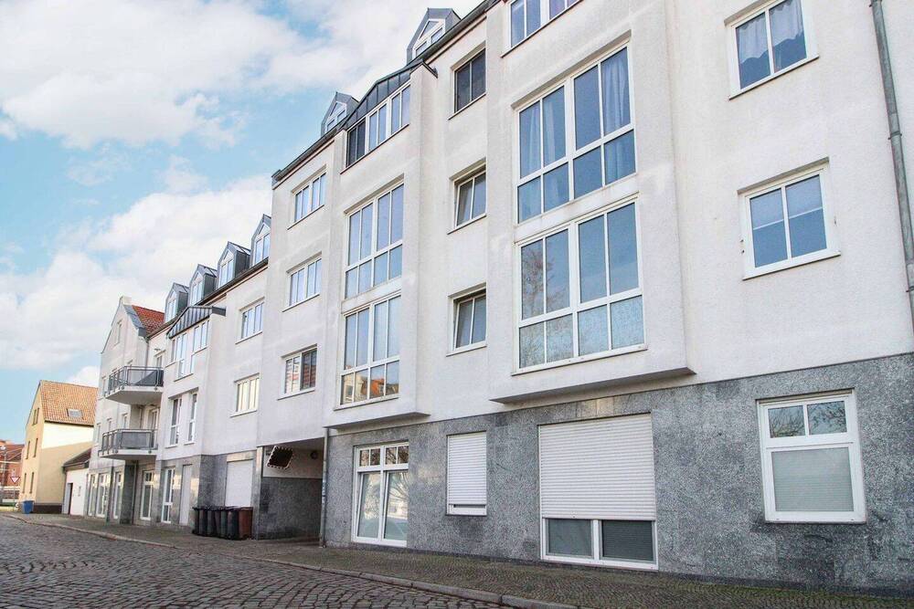 Thumbnail-2-Zimmer-Wohnung mit Balkon und Stellplatz in Magdeburg-Cracau nahe der Elbe