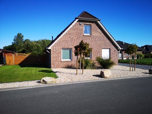 Thumbnail-Jung, attraktiv und vermietet! Einfamilienhaus an der Nordsee.