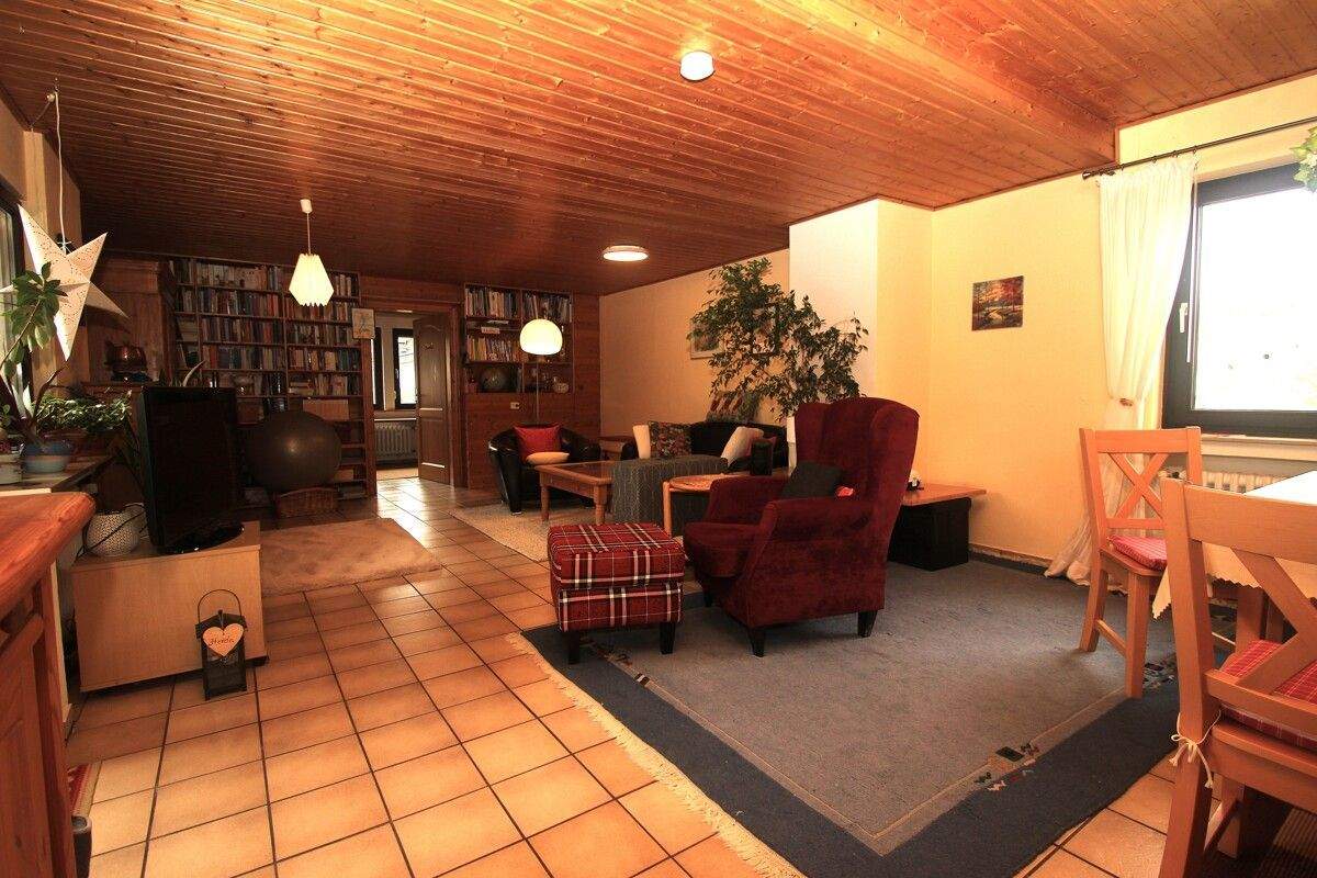 Thumbnail-3 Zimmer Dachgeschoss-Wohnung mit Balkon in Königswinter-Ittenbach!