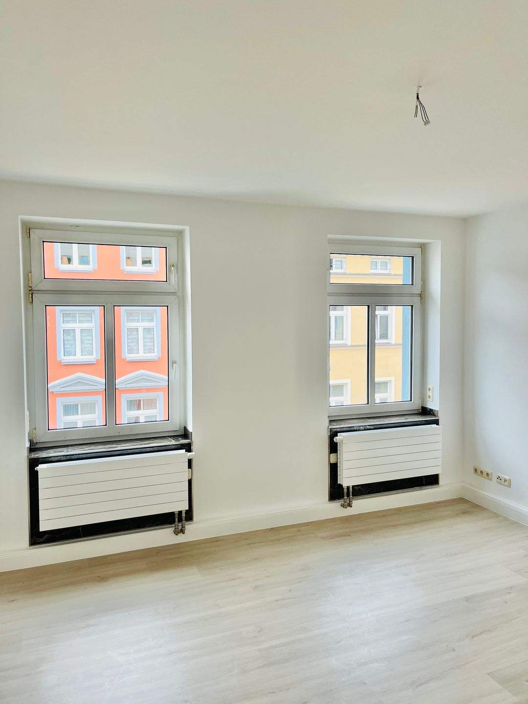 Thumbnail-~ Schöne 4-Zimmer Wohnung mit Balkon, Einbauküche, Badewanne, Dusche in der Paulsstadt, ~