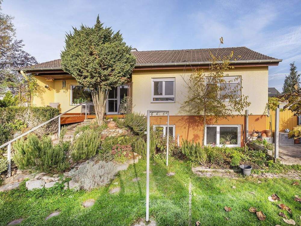 Thumbnail-Freistehendes Einfamilienhaus mit Optimierungspotential in ruhiger Lage!