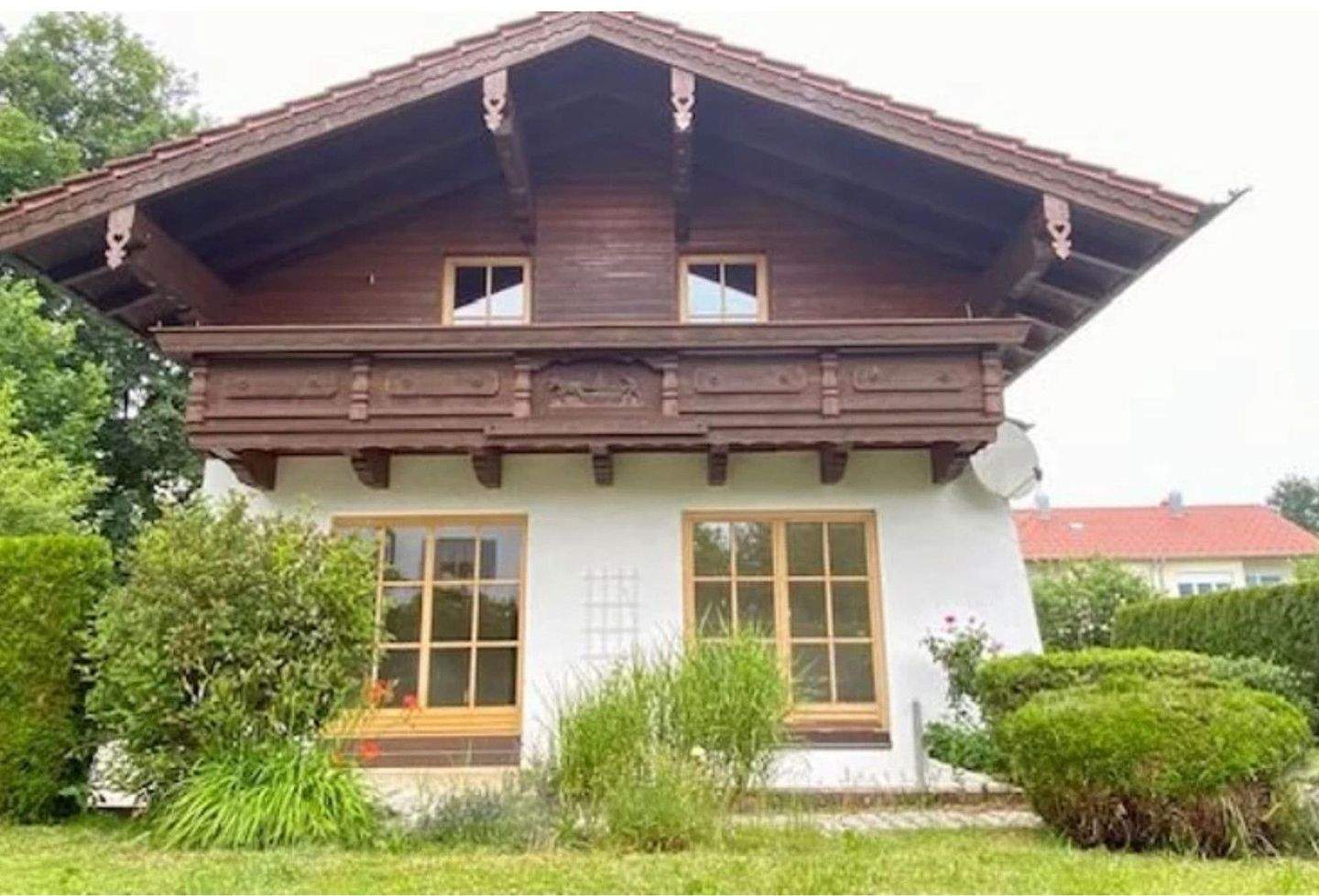 Thumbnail-freistehendes Einfamilienhaus (voll unterkellert) mit Blick auf die Berge