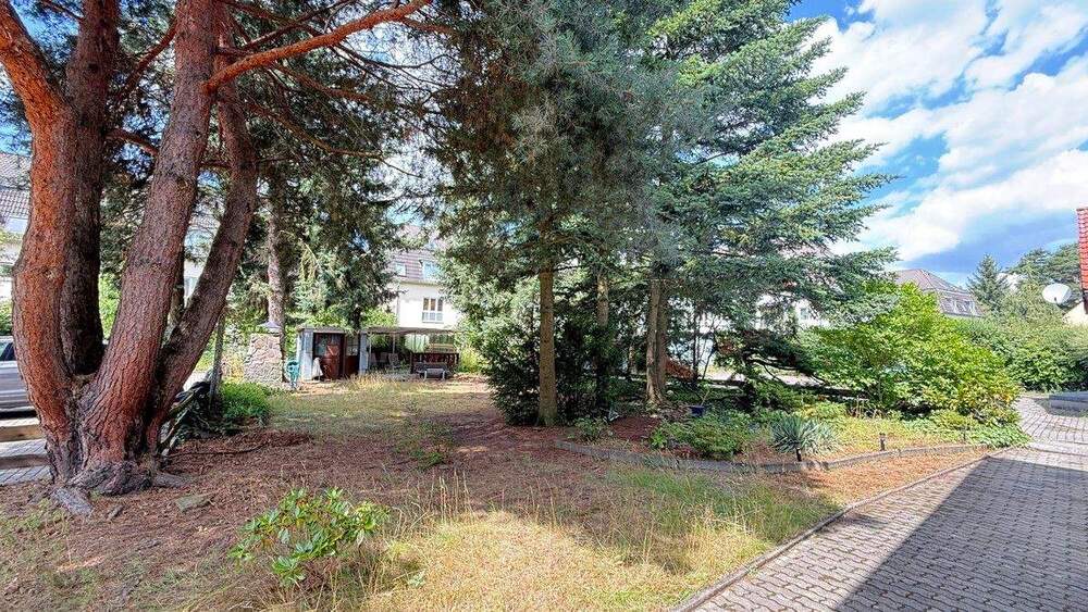 Thumbnail-Grundstück in zweiter Reihe sucht Einfamilienhaus!