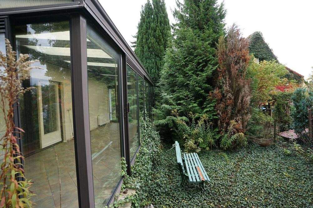 Thumbnail-Hauptstadtmakler-Bezugsfreier Bungalow mit Wintergarten auf großem Grundstück