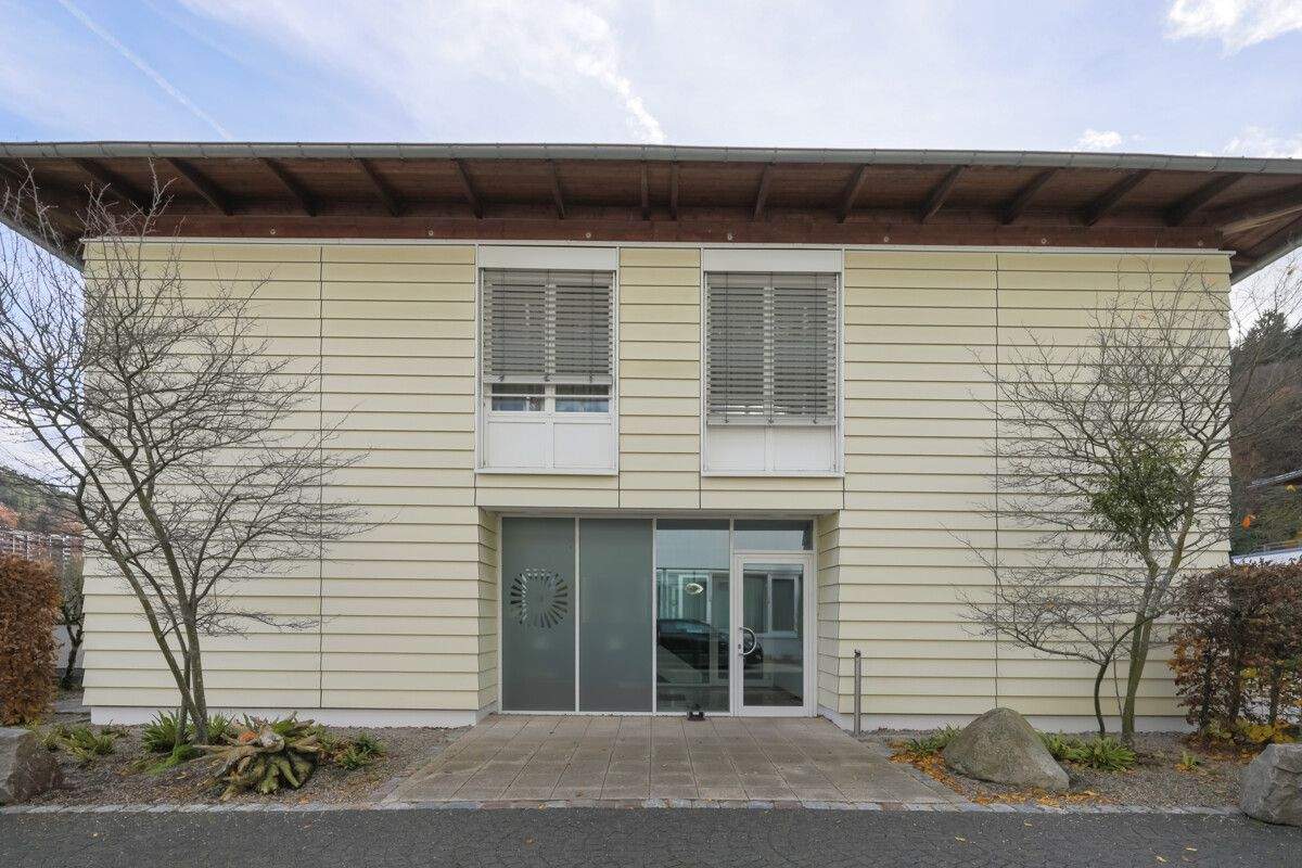 Thumbnail-Ihr Platz an der Sonne