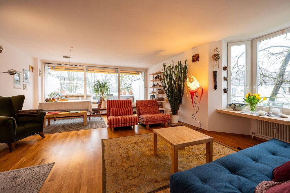 Thumbnail-FIRSTPLACE - Großzügige 2-Zimmer-Wohnung mit Süd-Terrasse in begehrter Lage Gern Nymphenburg