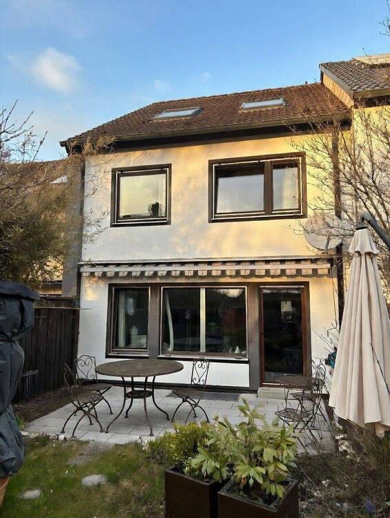 Thumbnail-Gepflegtes Reihenmittelhaus in bester Wohnlage im Süden von Nürnberg