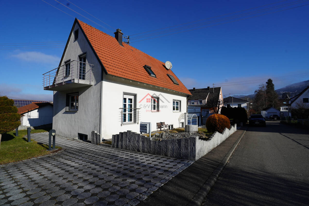 Thumbnail-Stilvolles Einfamilienhaus mit Einliegerwohnung in Denkingen