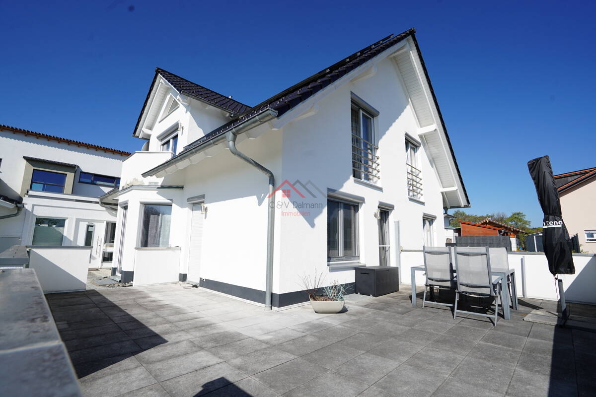 Thumbnail-Modernes und freistehendes Einfamilienhaus mit Einliegerwohnung in idyllischer Randlage von Mahlstetten