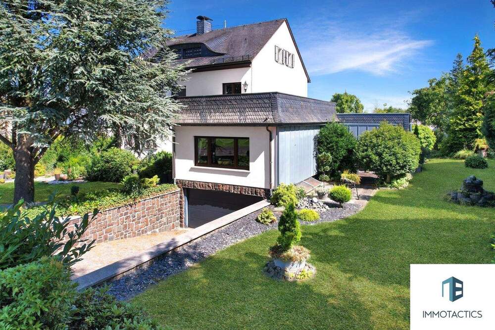 Thumbnail-Großzügiges Einfamilienhaus mit 280 m² Wohnfläche und traumhaftem Garten in Top-Lage!