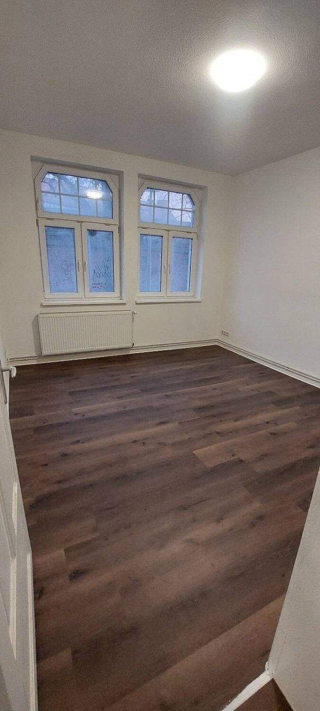 Thumbnail-Tribseer Damm 74, EG Links