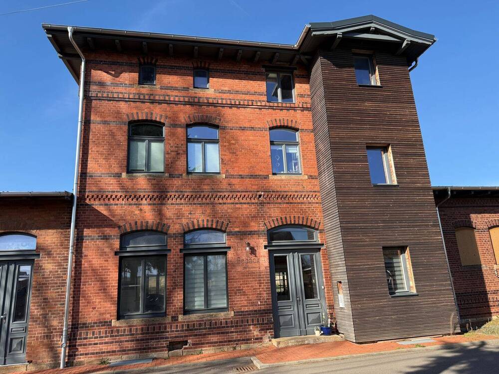 Thumbnail-Denkmalgeschützter Bahnhof mit Charakter – hochwertig saniert und vielseitig nutzbar