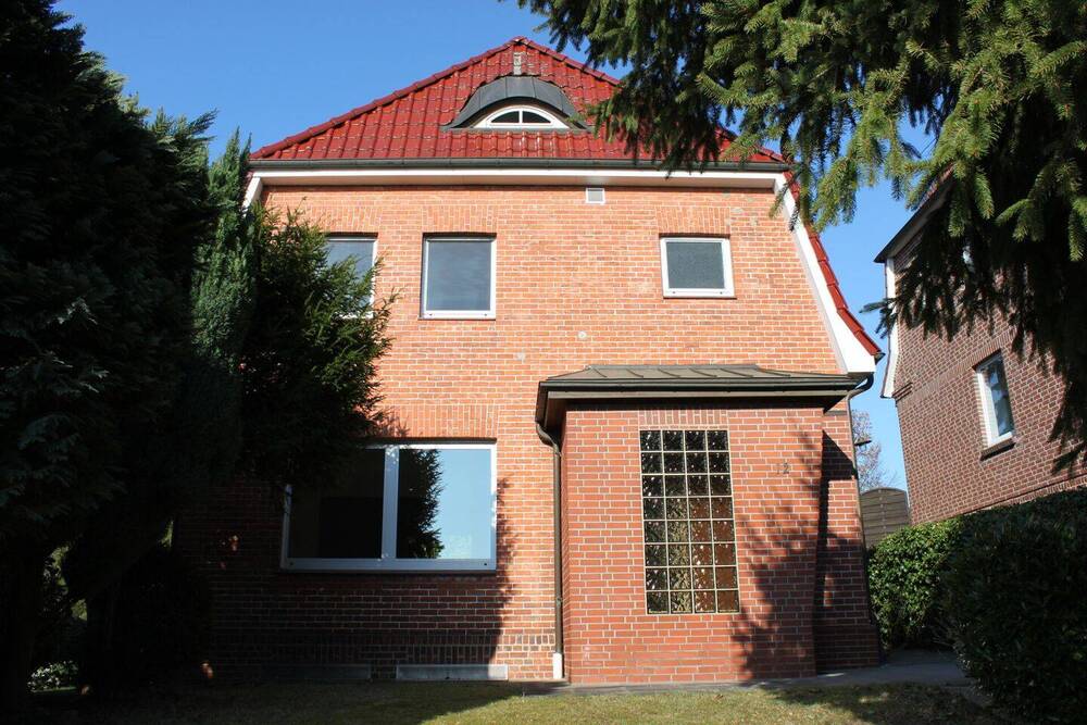 Thumbnail-Einfamilienhaus Schmiedestr. 12 in Geesthacht - Ein Angebot von IVD-HAUSVERWALTUNG GERD VON DER HEIDE Immobilien GmbH.
