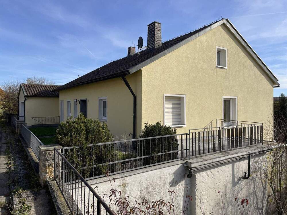 Thumbnail-Wohnhaus mit Nebengebäude u. großem Garten in herrlicher Südhanglage!