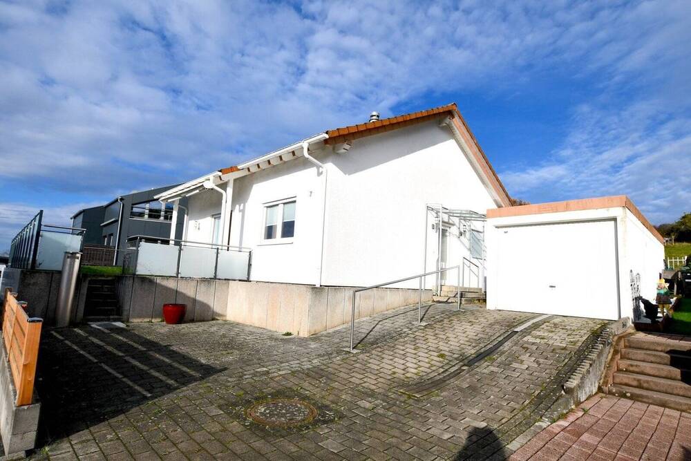 Thumbnail-VERKAUFT! - Freistehendes Einfamilienhaus in Bad König Kimbach zu verkaufen!